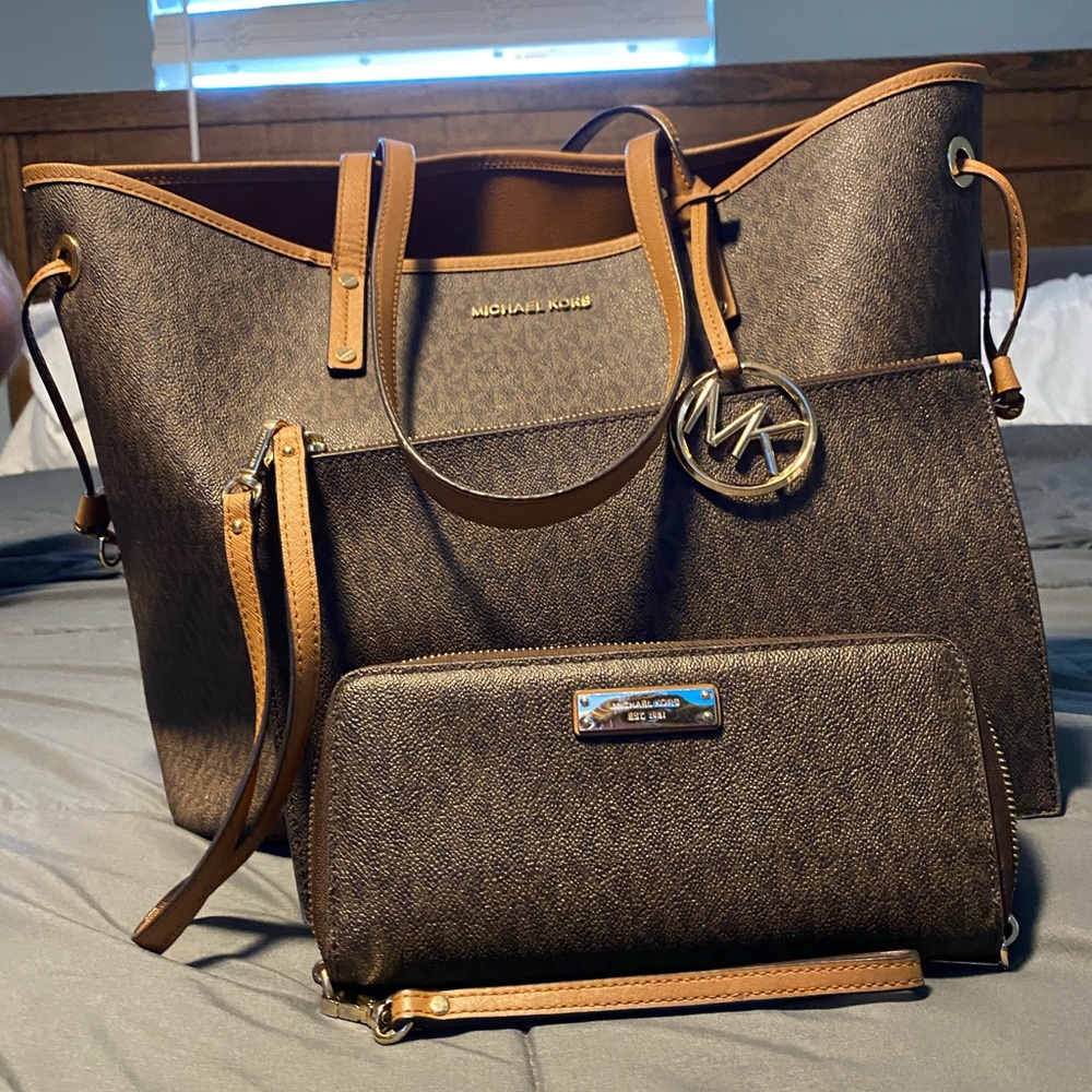 Michael Kors Tote & Wallet